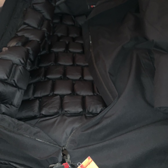 Marmot Gore-Tex Jacket - Picture 11 of 15